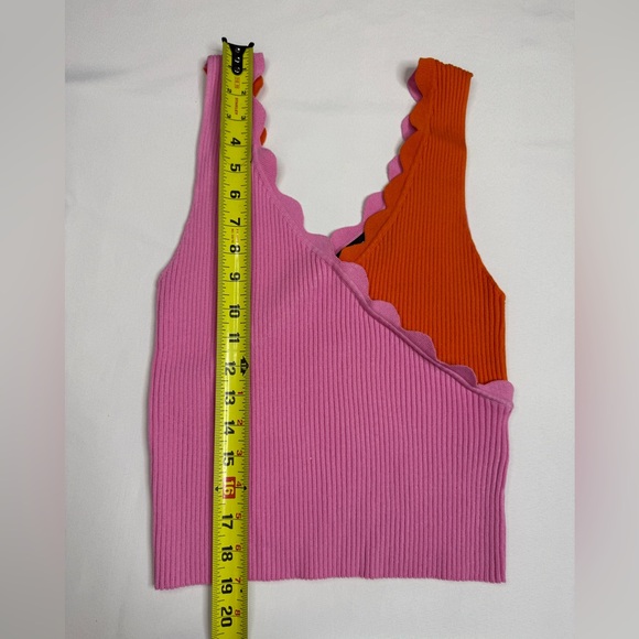 Colorblock Scalloped Ribbed Tank Top - Picture 7 of 12